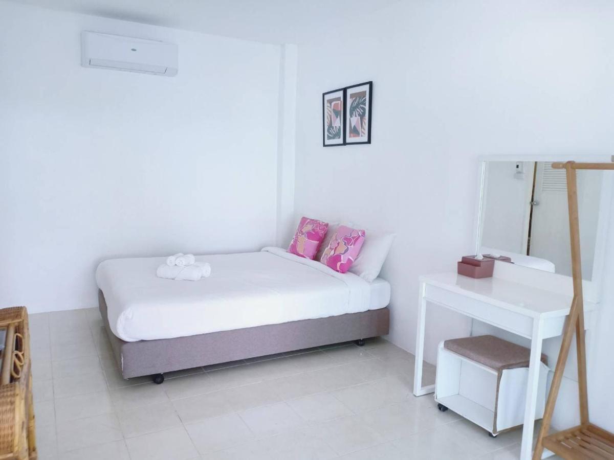 Issara Beach Resort Sichon Exterior foto